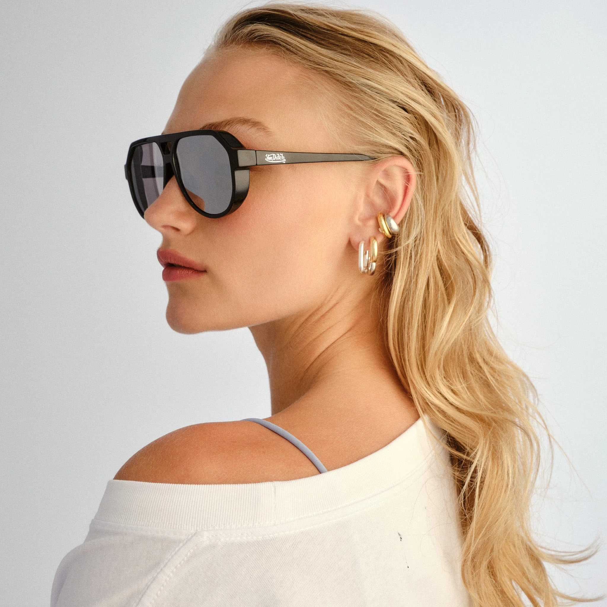 2109-von-dutch-x-aire-shameless-sunglasses-black-7.webp VON DUTCH x AIRE SHAMELESS SUNGLASSES - BLACK