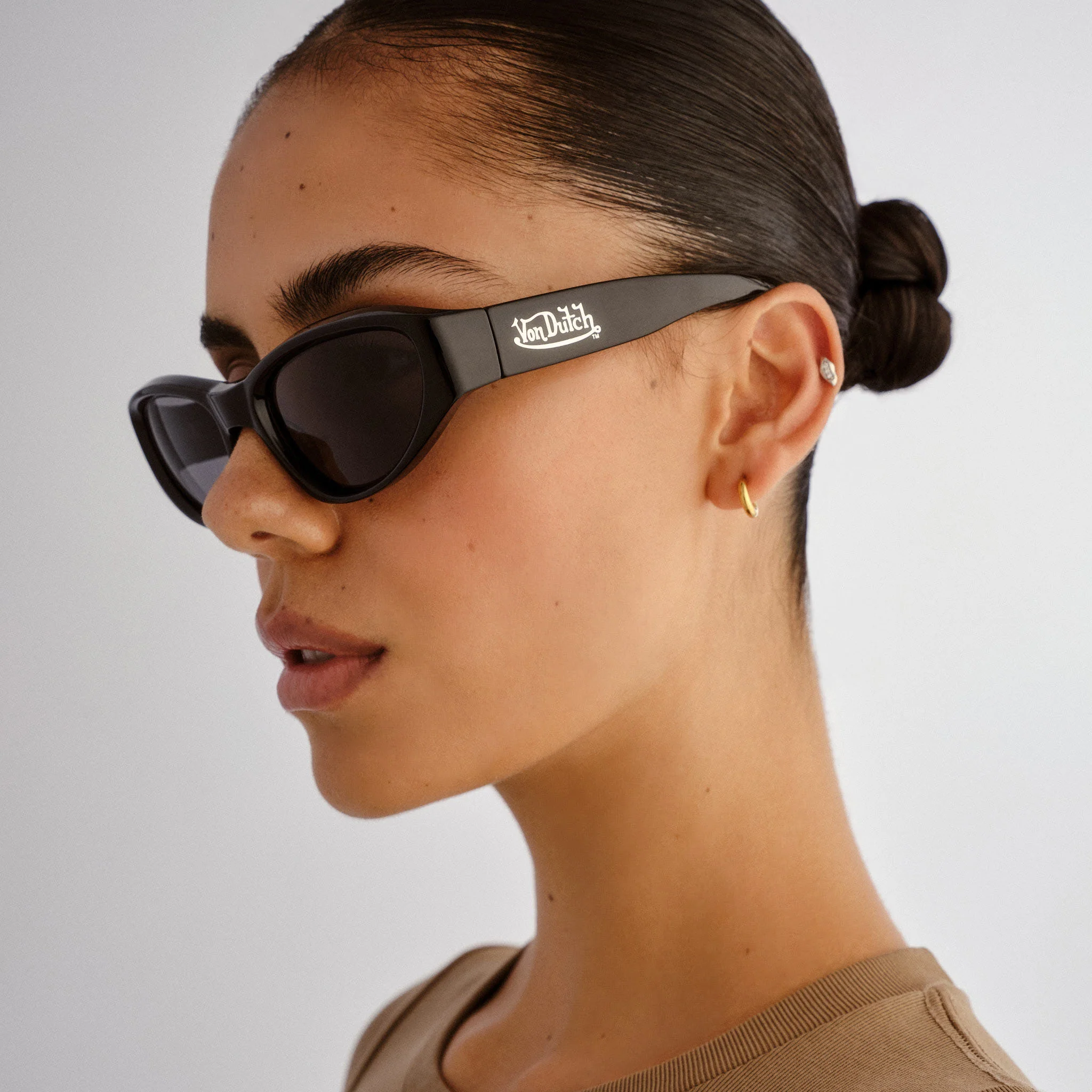 2144-von-dutch-x-aire-blackout-sunglasses-black-5.webp VON DUTCH x AIRE BLACKOUT SUNGLASSES - BLACK