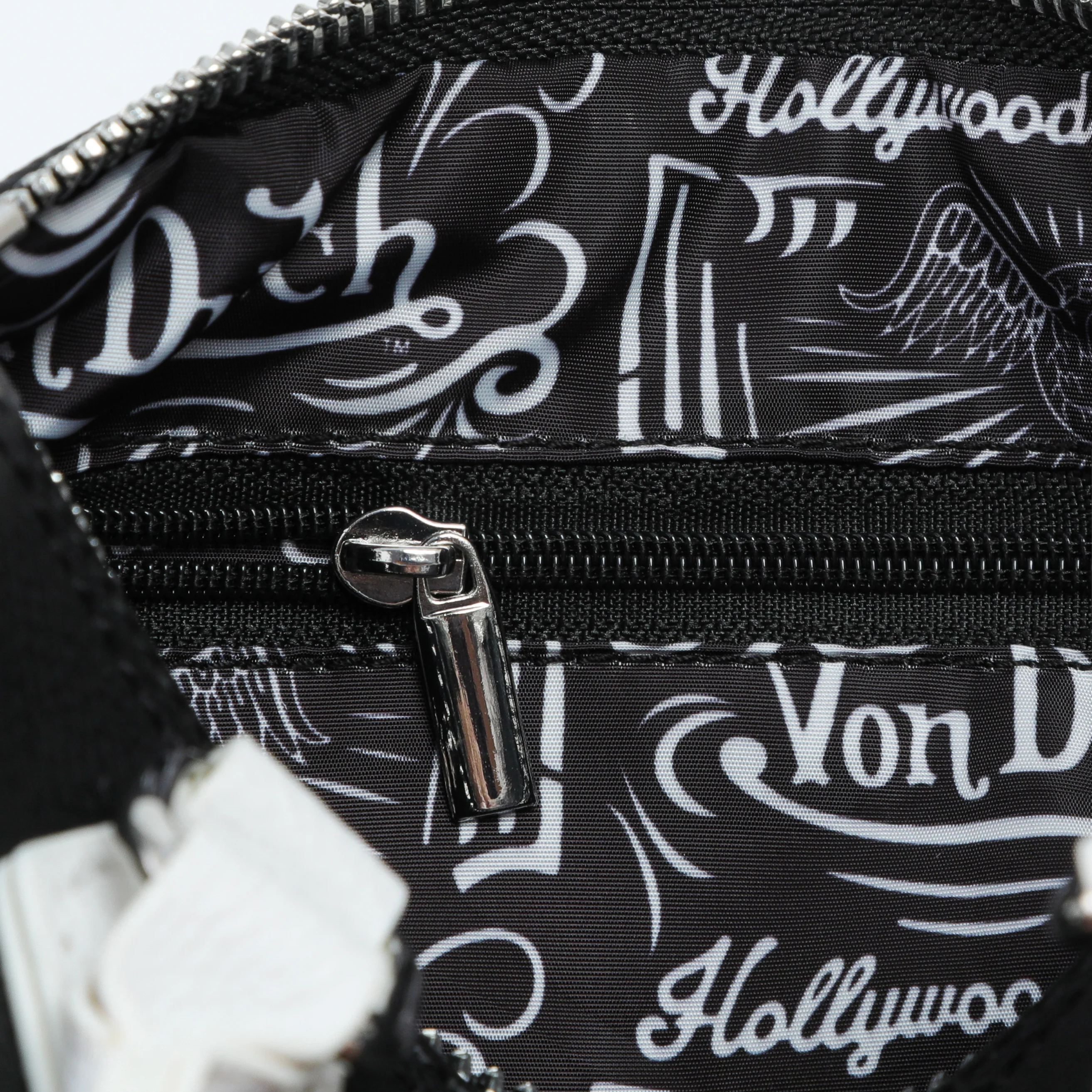 230-core-hanna-bag-black-white-3.webp Core Hanna Bag - Black & White