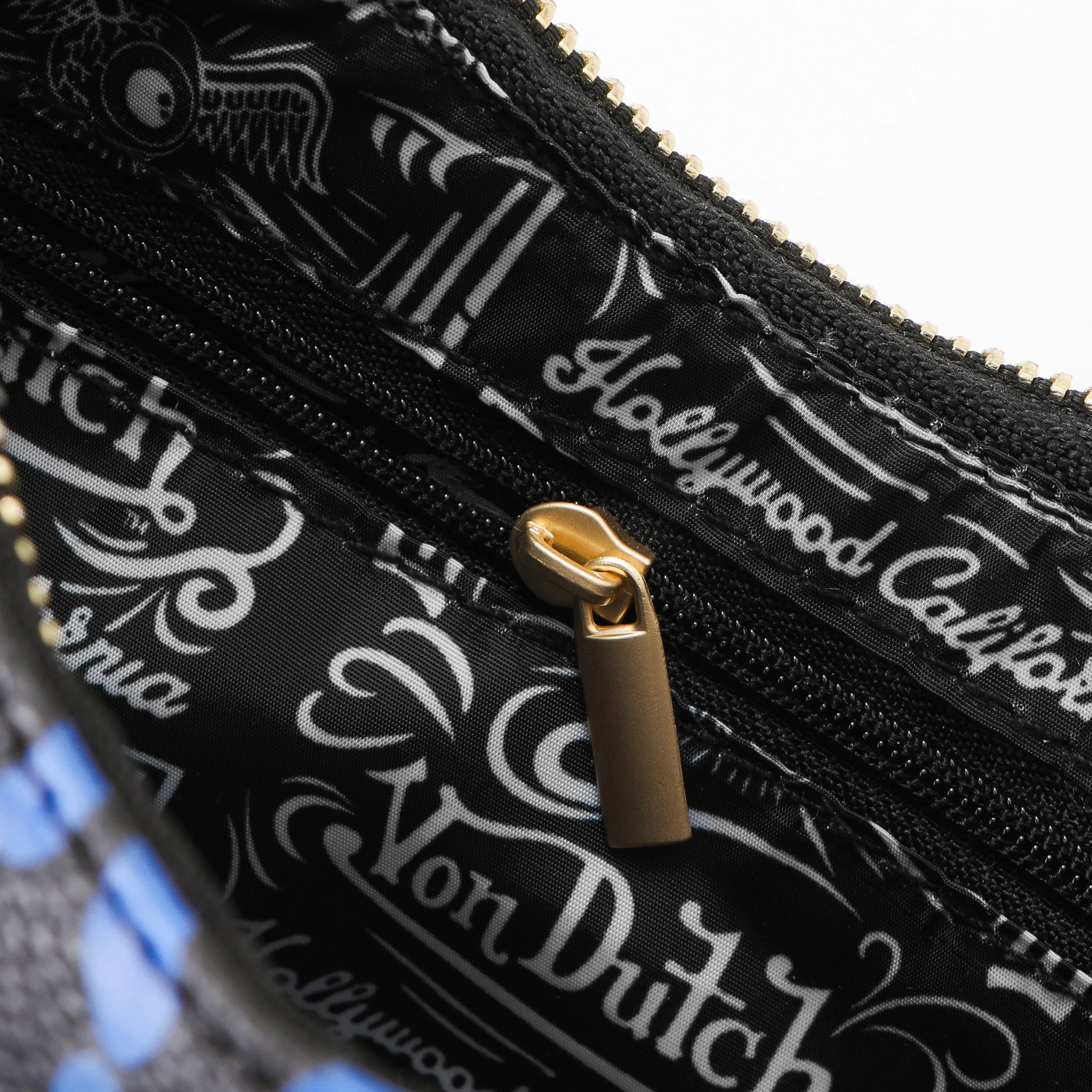 777-blue-cheetah-shoulder-bag-8.webp Blue Cheetah Shoulder Bag